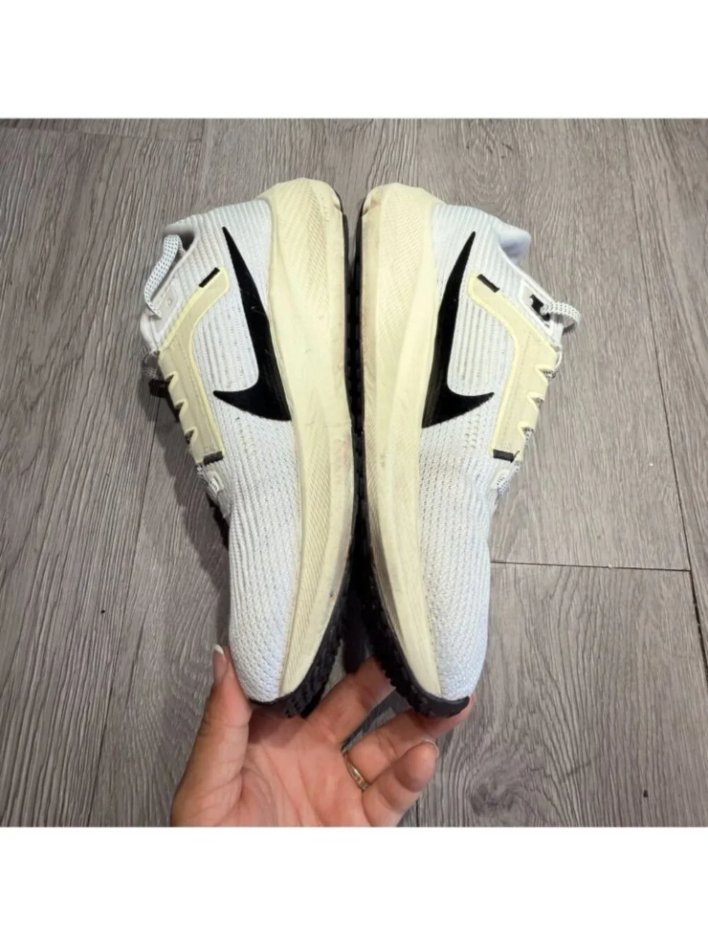 Nike Air Zoom Pegasus 40 Women’s Sz 9 White Black Running Shoe DV3854-100